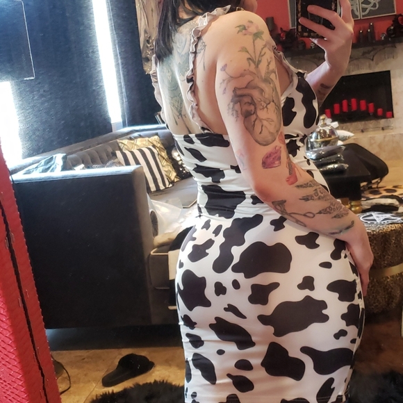 Thirsty? Cow dress - Picture 5 of 5
